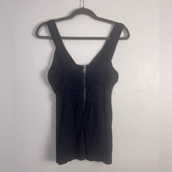 Burberry Navy ruched sleeveless blouse size small - Picture 5 of 7